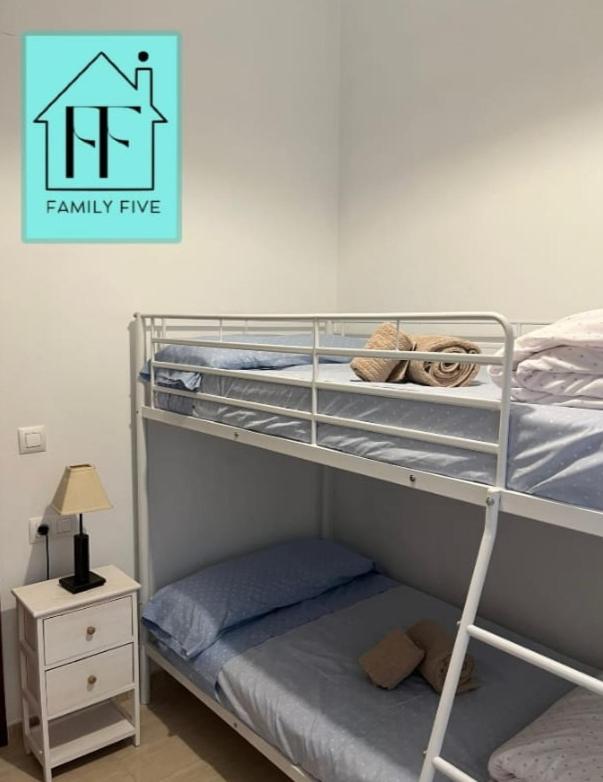 Appartamento Family Five Cordova Esterno foto