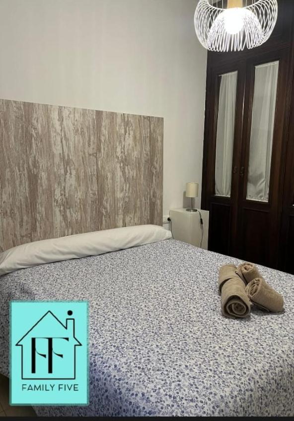 Appartamento Family Five Cordova Esterno foto